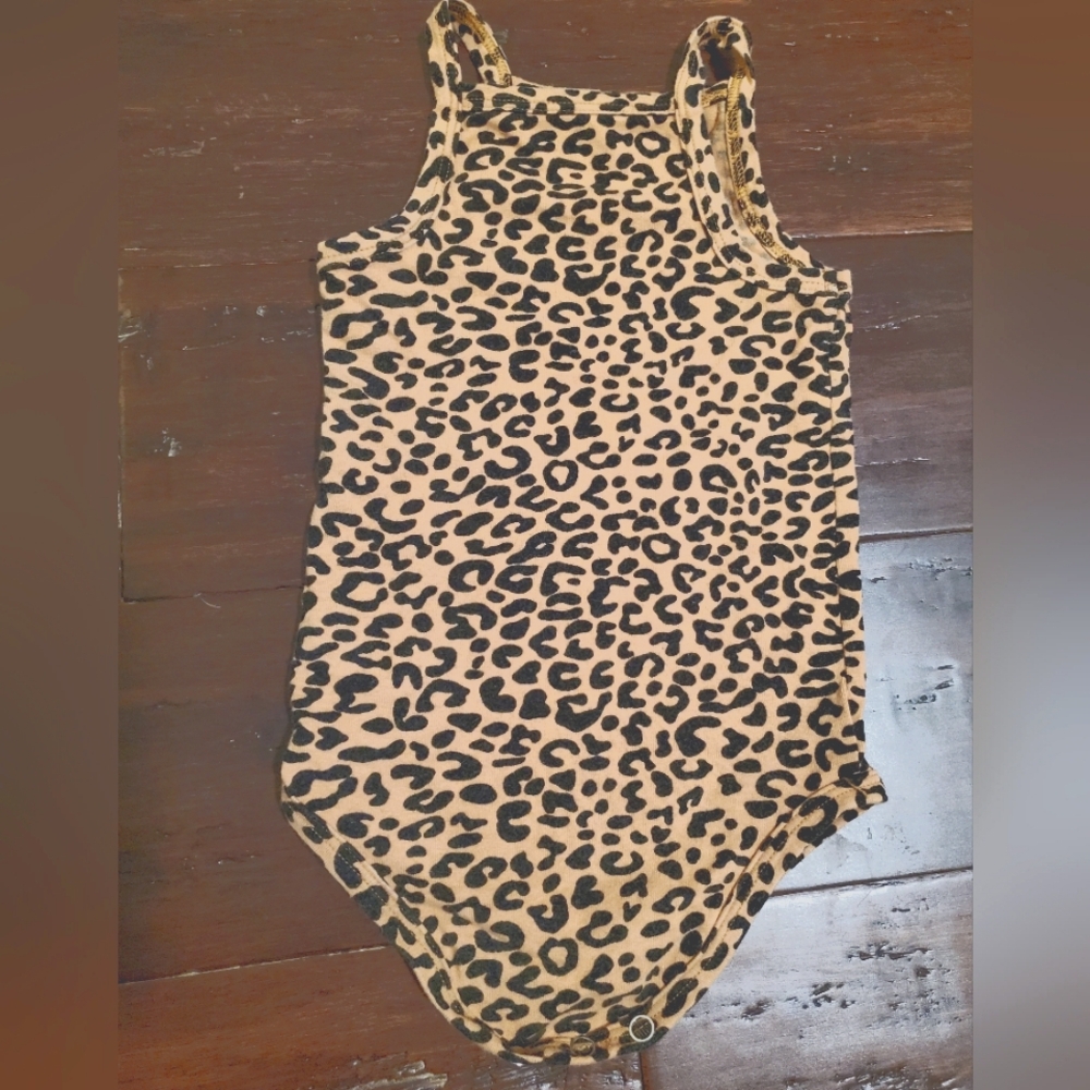 ARQ baby bodysuit - 12-18 mo